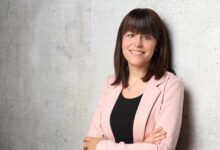 Ist Julia Reuschenbach blind